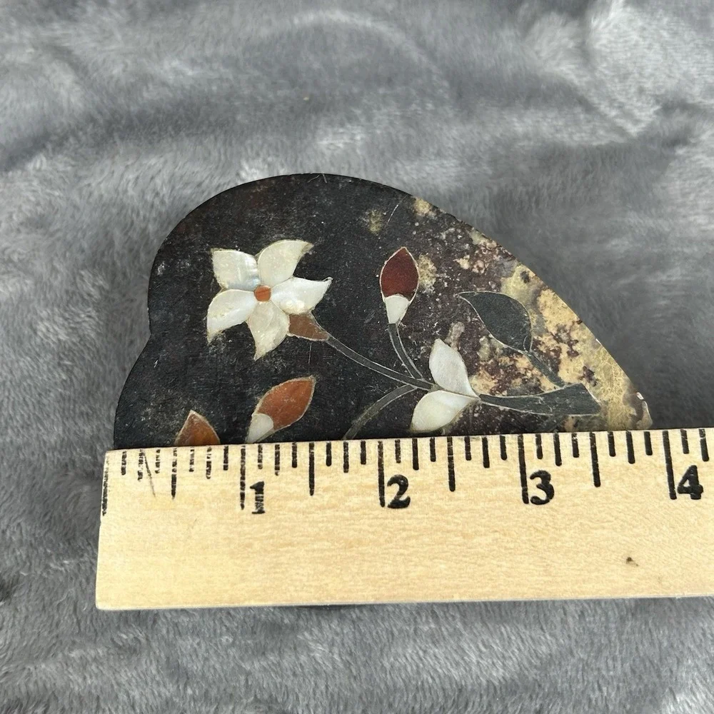Carved Stone Inlay Heart Shaped Jewelry Trinket Box Mother Of Pearl Flower